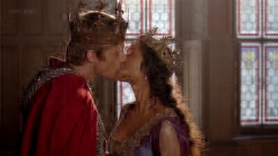 Arthur and Gwen Kiss