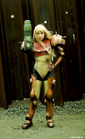 File:Jenni Källberg Varia Suit Old.jpg