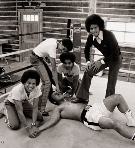 File:Mj2.jpeg