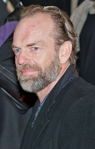 File:Hugo Weaving 2014.jpg