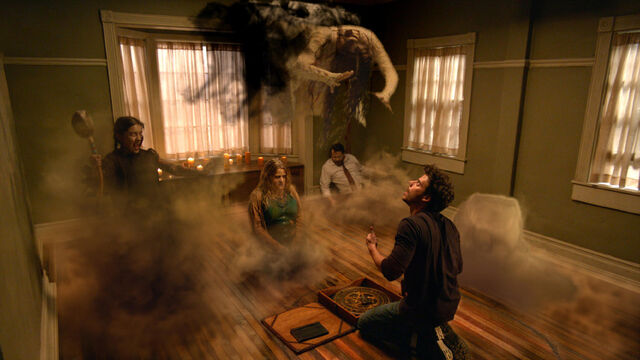 File:Midnight-Texas-First-Look-Photo-1.jpg