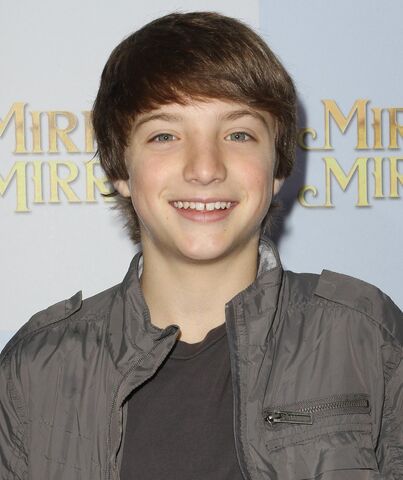 File:Jake-short-premiere-mirror-mirror-01.jpg