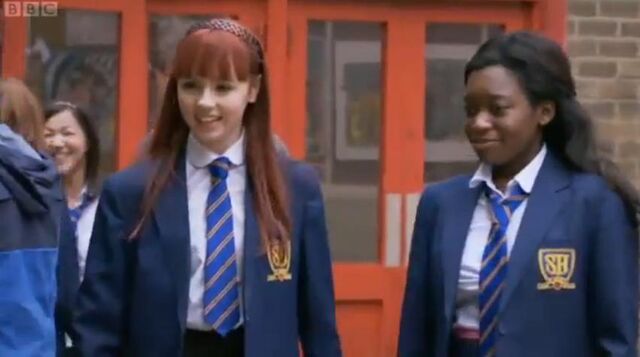 File:Zoe and anishia.jpg