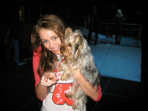 File:Miley and Roadie.jpg