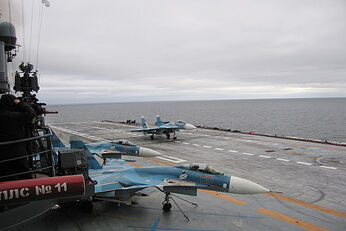 Sukhoi Su-33 on Admiral Kuznetsov-1