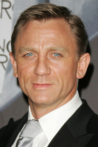 File:DanielCraig.jpg