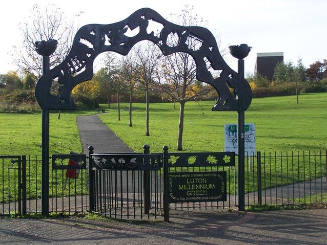 File:Luton Entrance.jpg