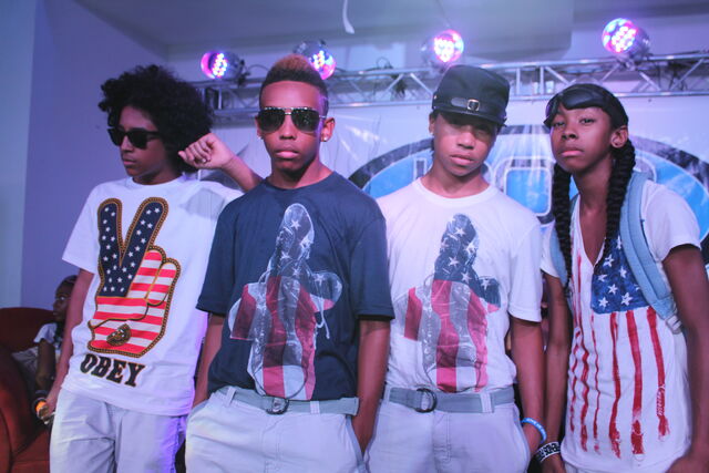 File:Mindlessbehavior123.jpg