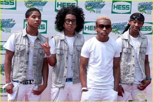 File:Mindless-behavior-ashe-kids-day-06.jpg