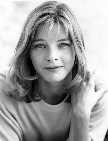 File:Tammy MacIntosh Annie-02.jpg
