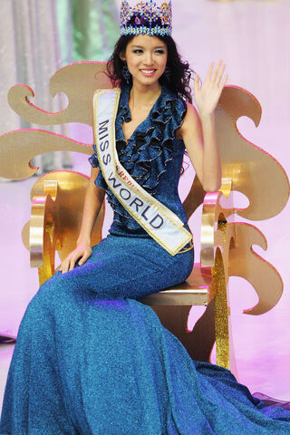 Fichier:Zhang-Zilin-Miss-World-2007.jpg