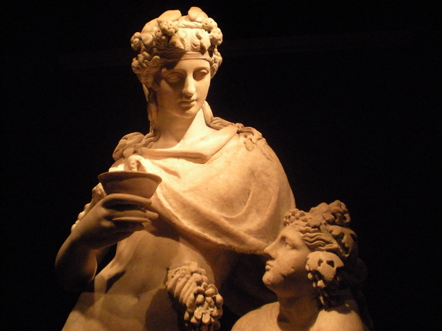 Arquivo:Estátua de Dionísio 5.png