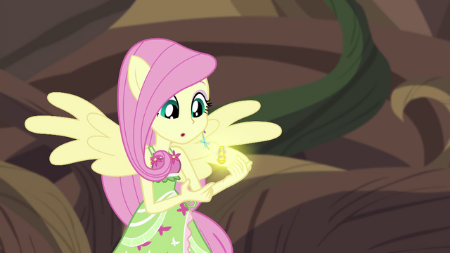 File:Fluttershy acquires the yellow geode EG4.png