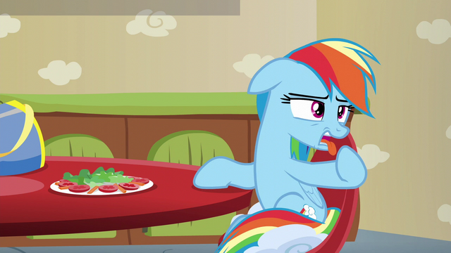 File:Rainbow Dash gagging S6E11.png