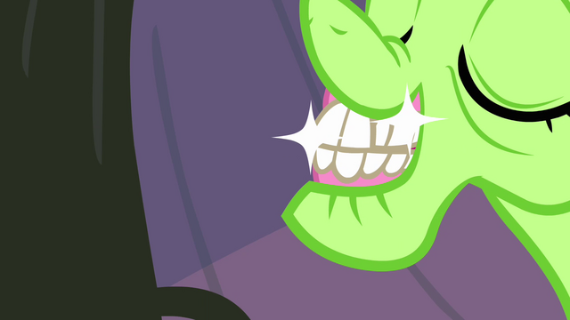 File:Auntie Applesauce's sparkly dentures S3E8.png