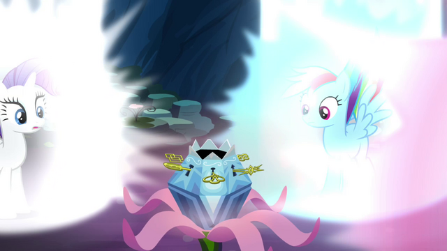 File:Rarity and Rainbow looking at the chest S4E26.png