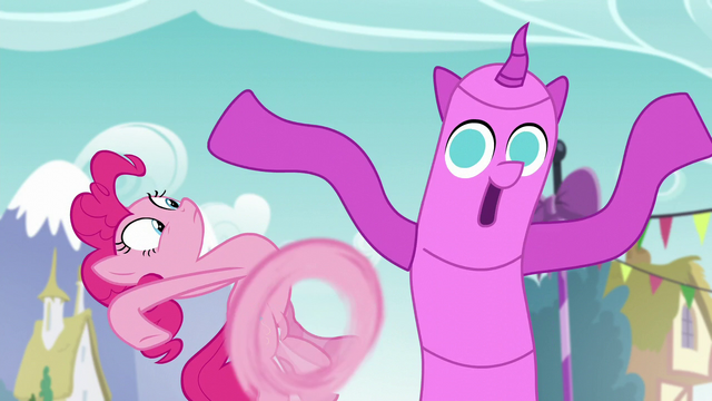 File:Pinkie about to run away fast S5E19.png