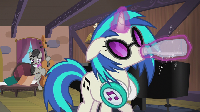 File:DJ Pon-3 drinking a bottle of milk S5E9.png