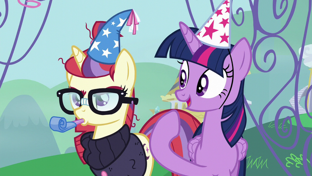 File:Twilight and Moon Dancer "come on in!" S5E12.png