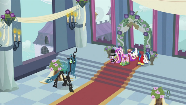 File:Chrysalis walking S2E26.png