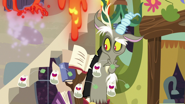 File:Discord watches the ginseng float past him S7E12.png