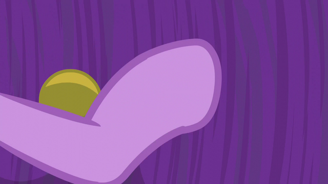 File:Twilight knocks on door again S5E12.png