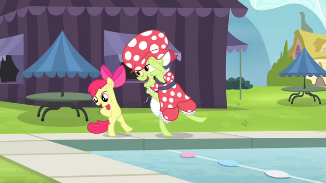 File:Apple Bloom and Granny Smith stretching 2 S4E20.png