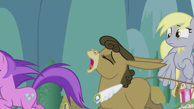 File:Matilda shouting "flowers!" S5E9.png