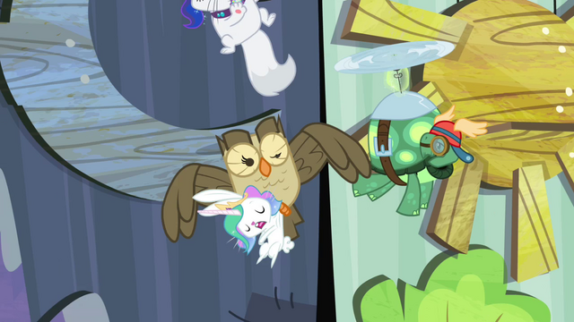 File:Owlowiscious accidentally hits the "moon" S4E21.png