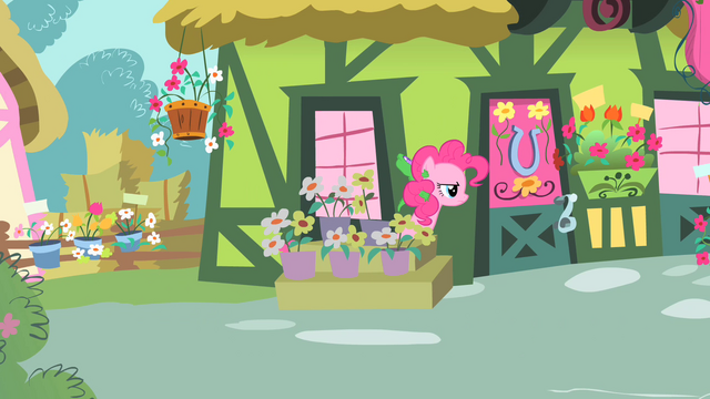 File:Pinkie Pie spying S1E25.png