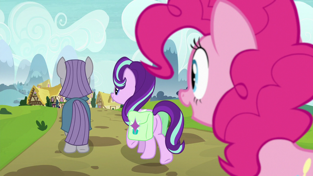 File:Pinkie watches Starlight and Maud leave together S7E4.png