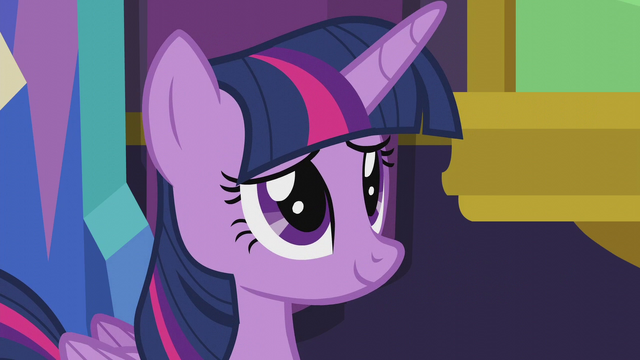 File:Twilight Sparkle in mild amusement S5E20.png