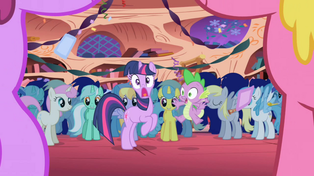 ไฟล์:1000px-Twilight is startled S1E1.png