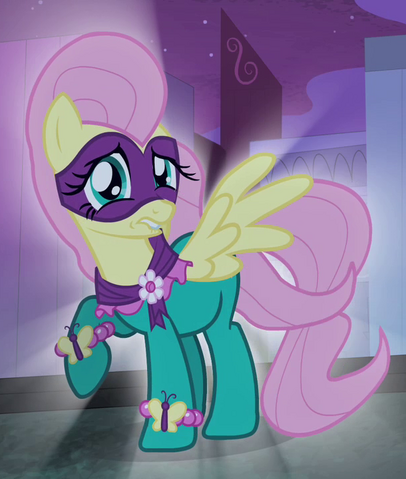 Datei:Fluttershy as Saddle Rager ID S04E06.png