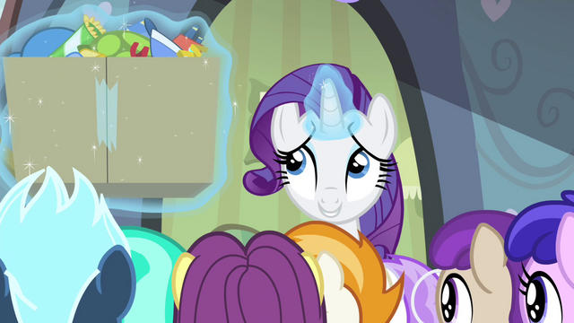 File:Rarity levitating box of party favors S4E19.png