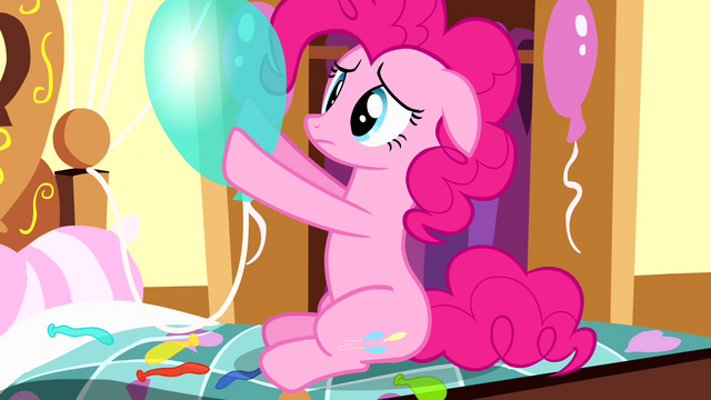 File:Pinkie Pie holding balloon S4E12.png