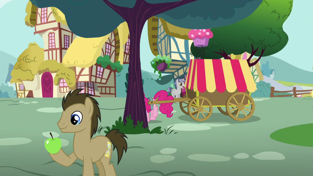 File:Pinkie moves to the back of a tree S5E19.png
