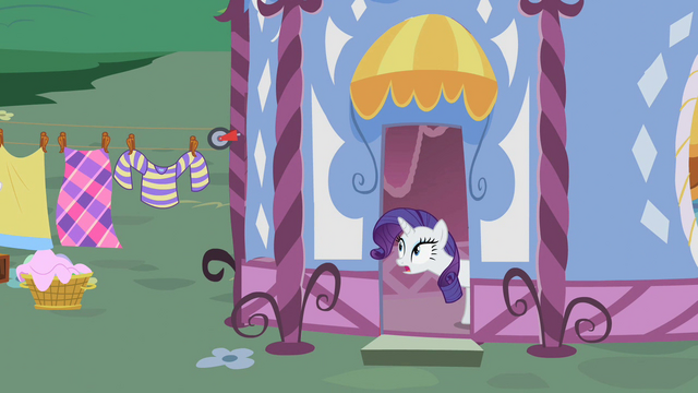 File:Rarity Long Neck S2E5.png