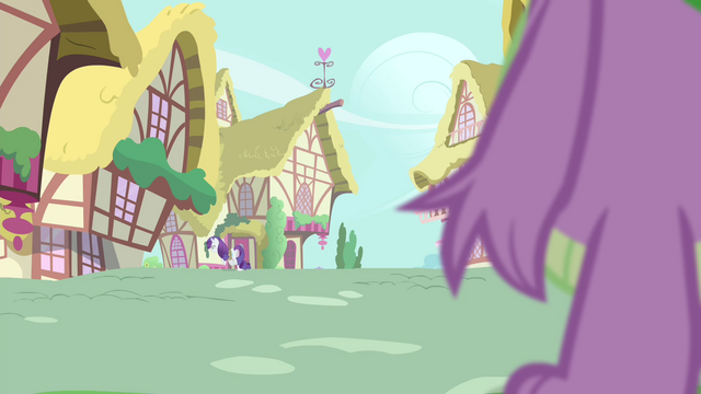 File:Rarity far away S4E23.png
