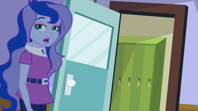File:Vice Principal Luna leaving her office EG.png