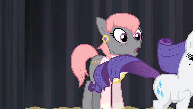 File:Prim sees Rarity running away S4E08.png