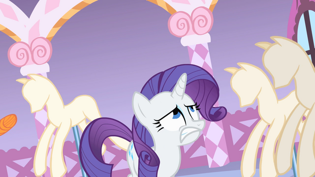 File:Rarity dodging balls of yarn S1E17.png