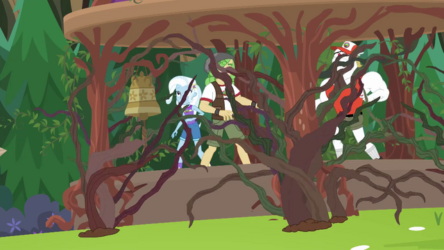 File:Branches surrounding the gazebo EG4.png