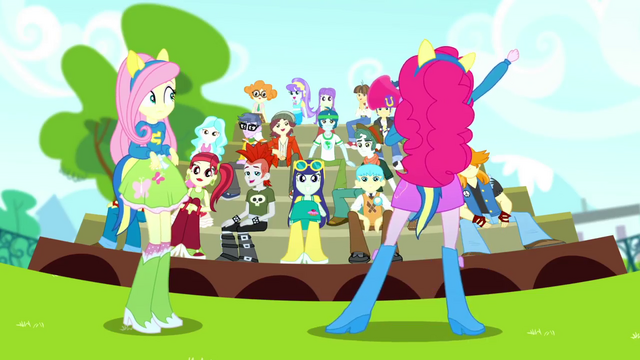 File:Pinkie Pie pumping up the crowd SS4.png