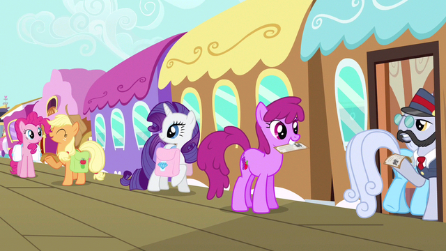 File:Rarity hears Applejack S3E12.png