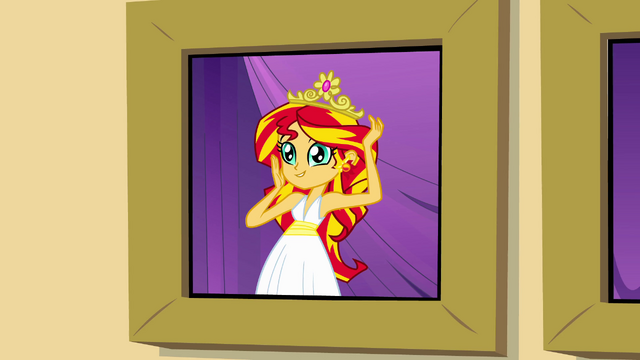File:Sunset Shimmer as Fall Formal princess EG.png