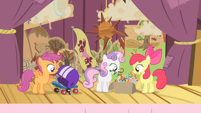 File:The CMC on the stage S4E05.png