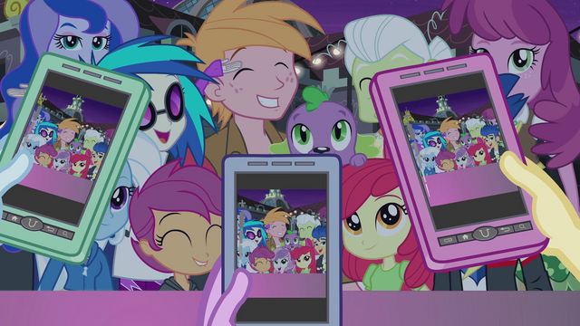 File:Supporting characters smile for the camera EG2.png
