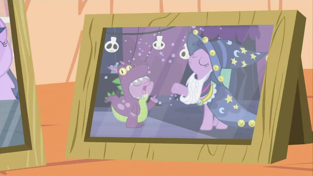 File:Twilight and Spike Nightmare Night photo S2E21.png