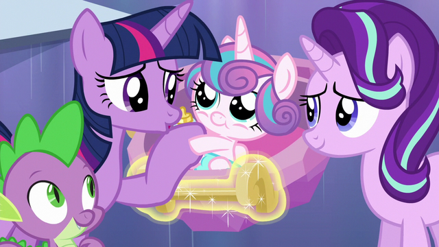 File:Twilight Sparkle reunites with Flurry Heart S6E16.png